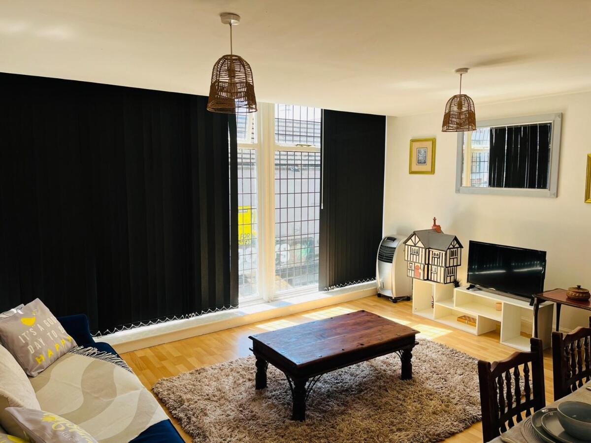 Meshael's On Wood Street, Centre Apartment *