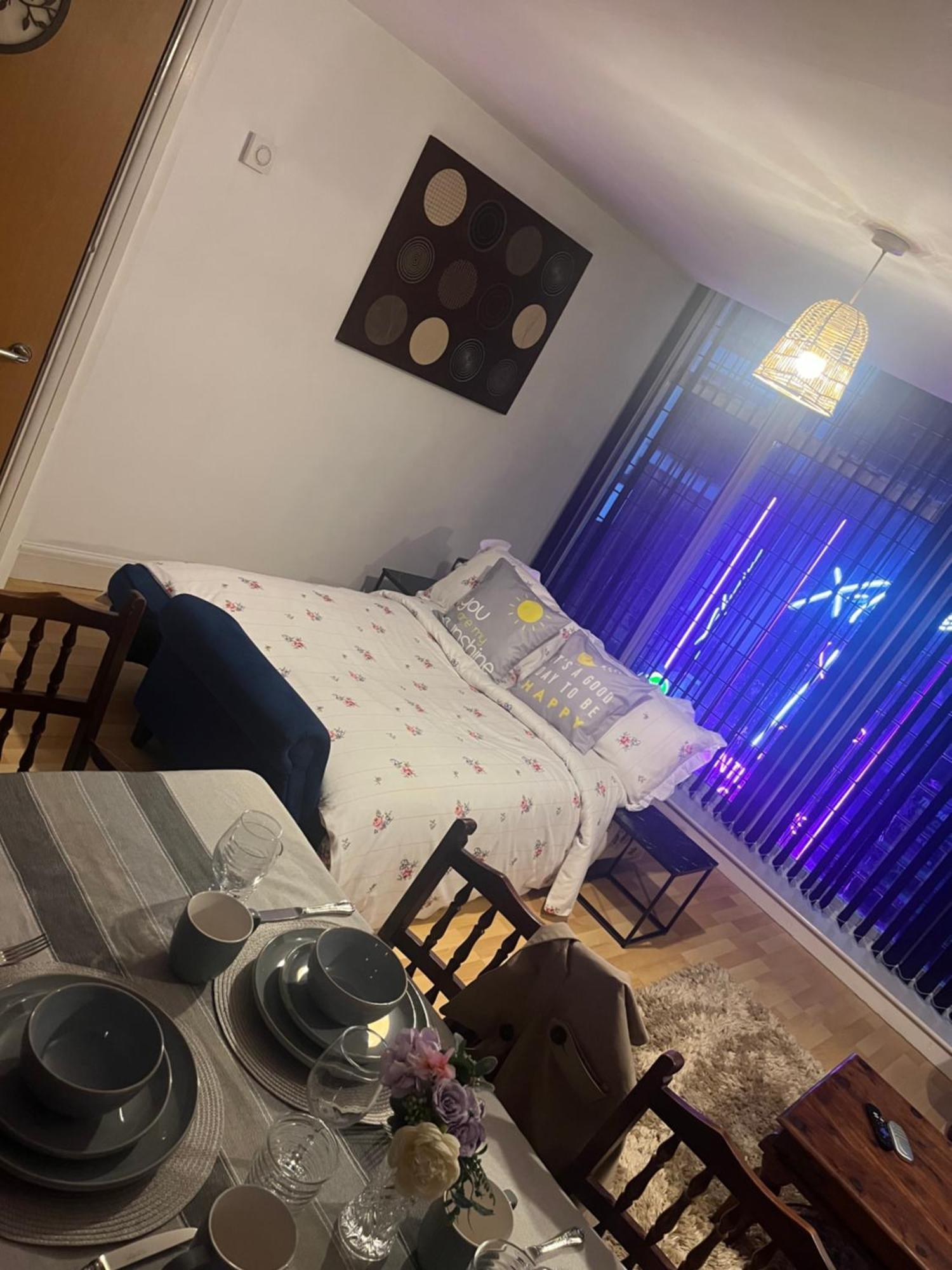 Meshael's On Wood Street, Centre Apartment *